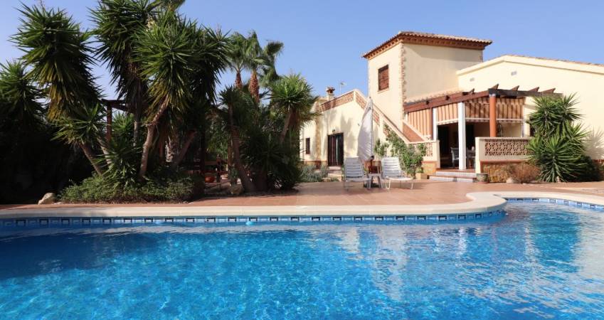 Om te genieten van een gezond en ontspannen leven, koop een onroerend goed te koop Formentera