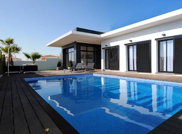 Comprar Casa de Obra Nueva en La Finca Golf Resort, Alicante