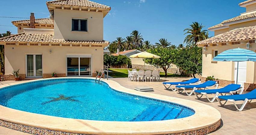 What is special about our properties for sale in Playa Flamenca?
