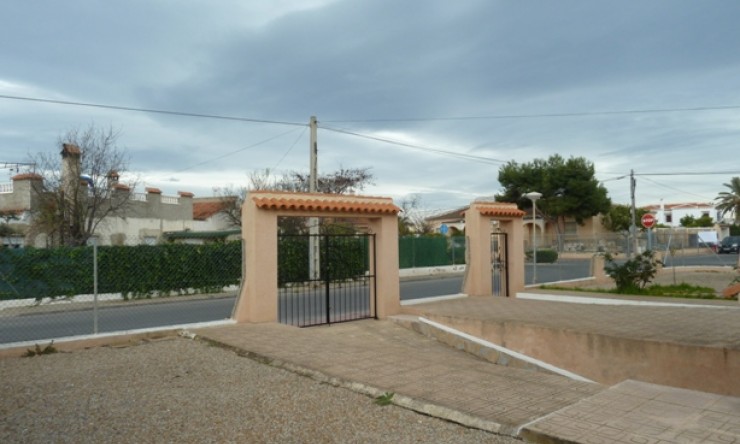 Videresalg - Frittliggende Villa - Torrevieja - Torretas