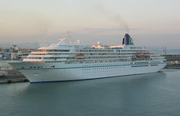 Allereerste cruiseschip komt in Torrevieja