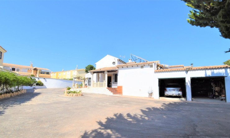 Videresalg - Frittliggende Villa - Orihuela Costa - Villamartin